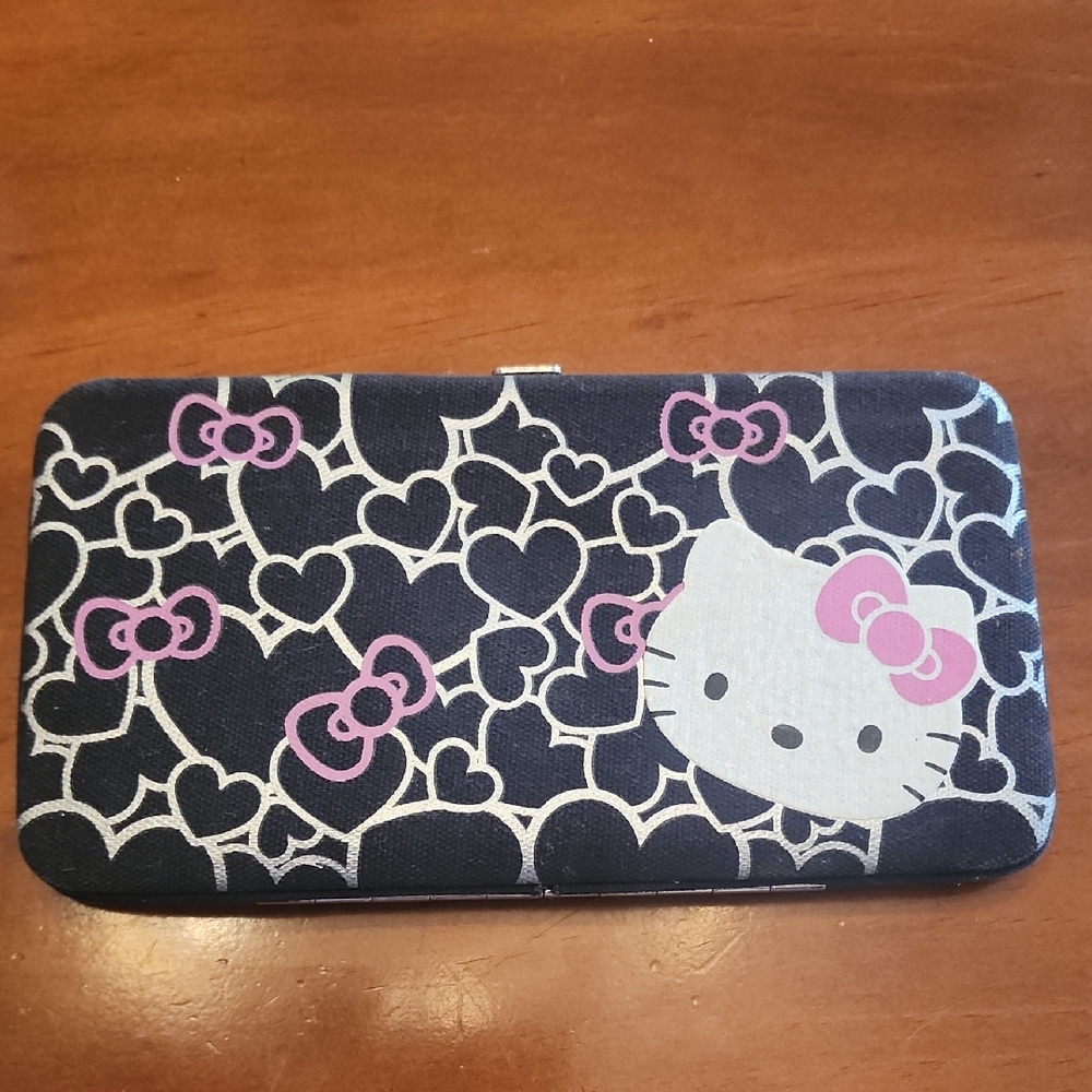 Hello Kitty Heart Pattern Wallet